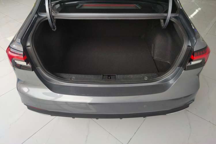 Used Roewe i6 MAX 2020 300TGI Automatic Cool & Stylish Skyroof Edition Trunk