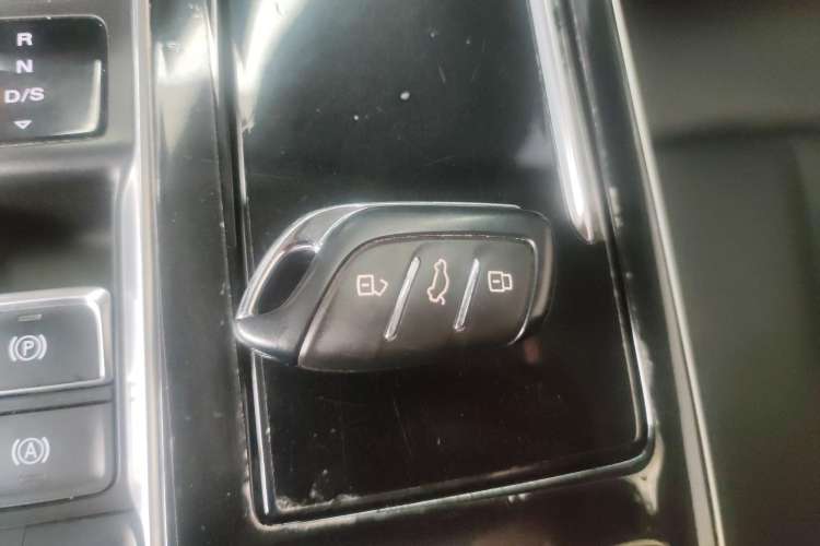 Used Roewe i6 MAX 2020 300TGI Automatic Cool & Stylish Skyroof Edition Vehicle Key