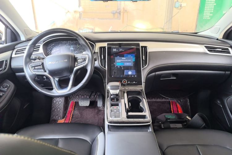 Used Roewe i6 MAX 2020 300TGI Automatic Cool & Stylish Skyroof Edition Center Console