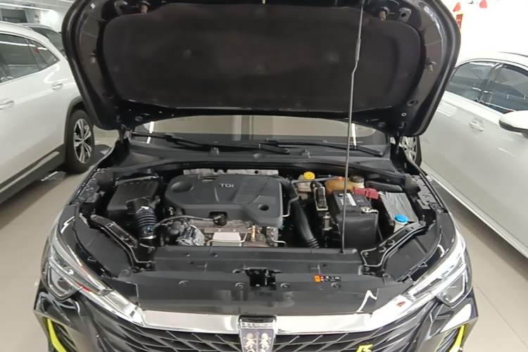 Used Roewe i6 MAX 2020 300TGI Automatic Sporty Cool Edition Engine Bay