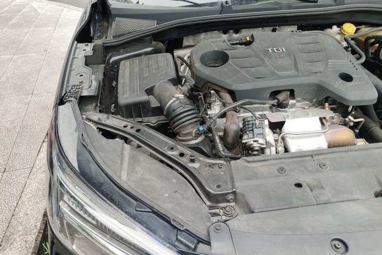 Used Roewe i6 MAX 2020 300TGI Automatic Cool & Stylish Skyroof Edition Engine Bay Right