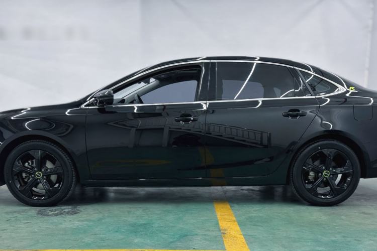 Used Roewe i6 MAX 2020 300TGI Automatic "Swell Cool Smart Drive" Edition Exterior 3