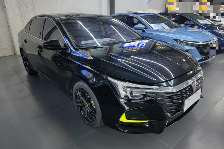 Used Roewe i6 MAX 2020 300TGI Automatic Cool & Stylish Skyroof Edition Front Right 45 Deg