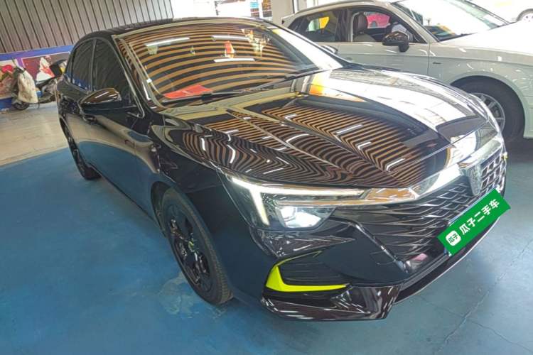 Used Roewe i6 MAX 2020 300TGI Automatic Sporty Cool Edition Front Right 45 Deg