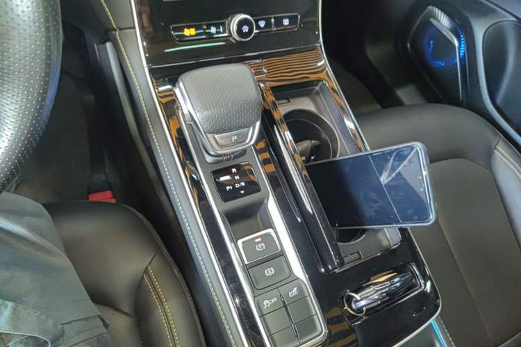 Used Roewe i6 MAX 2020 300TGI Automatic Sporty Cool Edition Gear Lever