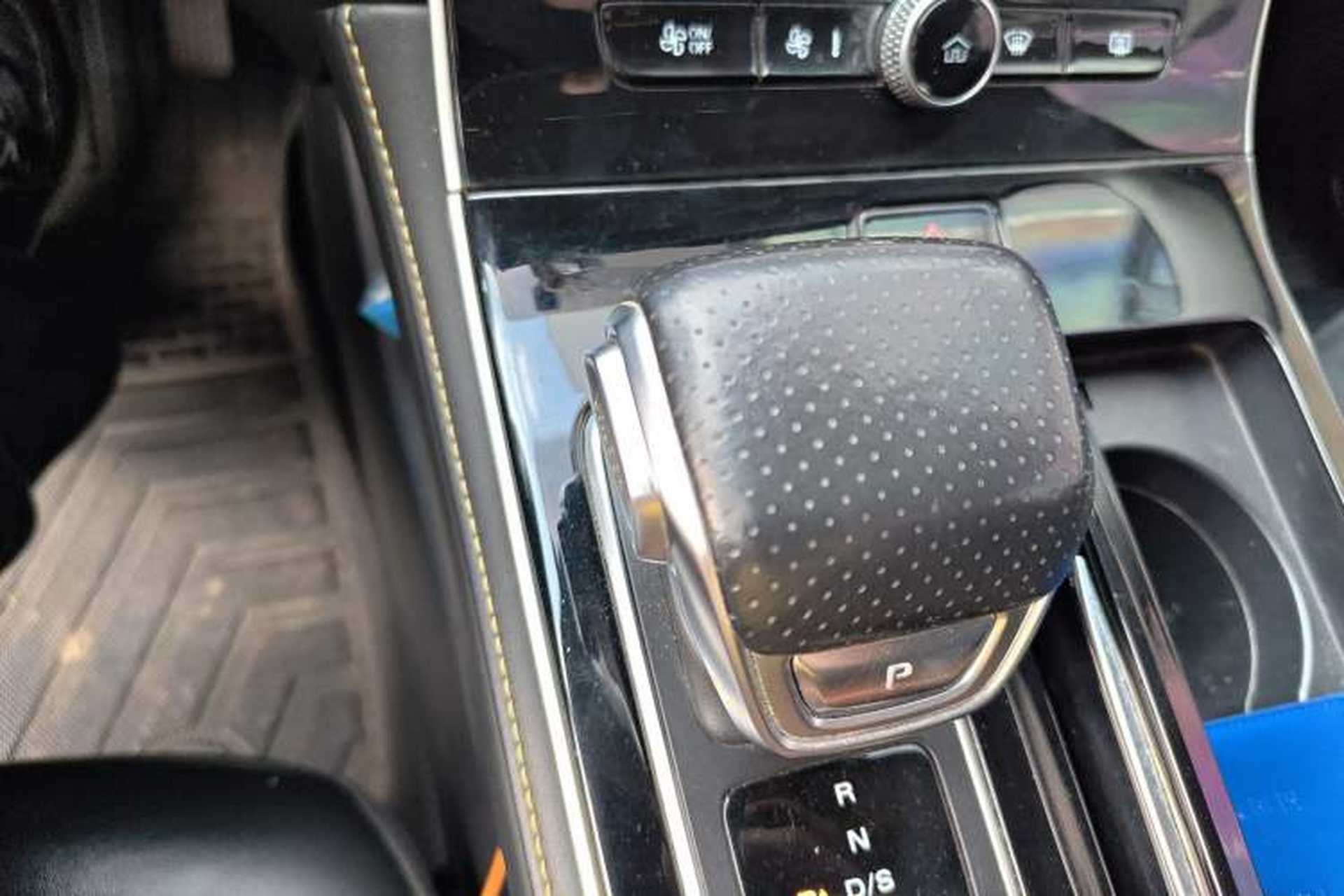 Used Roewe i6 MAX 2020 300TGI Automatic Sporty Cool Edition Gear Lever