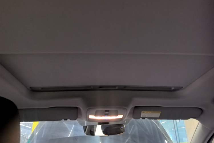 Used Roewe i6 MAX 2020 300TGI Automatic Sporty Cool Edition Headliner