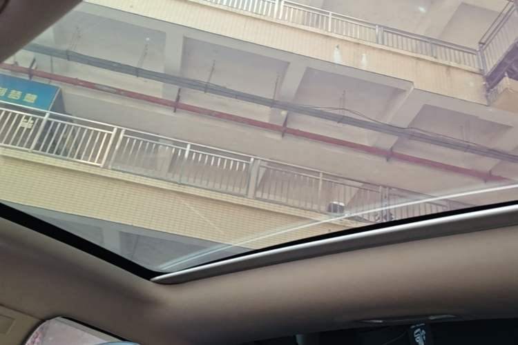 Used Roewe i6 MAX 2020 300TGI Automatic Cool & Stylish Skyroof Edition Headliner