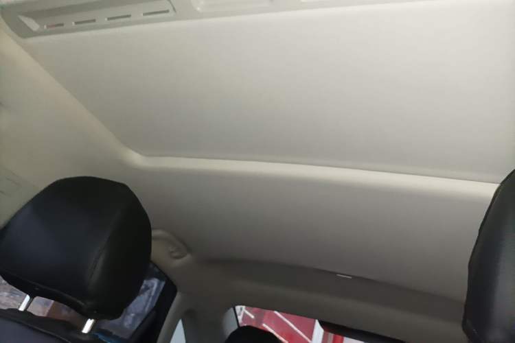 Used Roewe i6 MAX 2020 300TGI Automatic "Swell Cool Smart Drive" Edition Headliner
