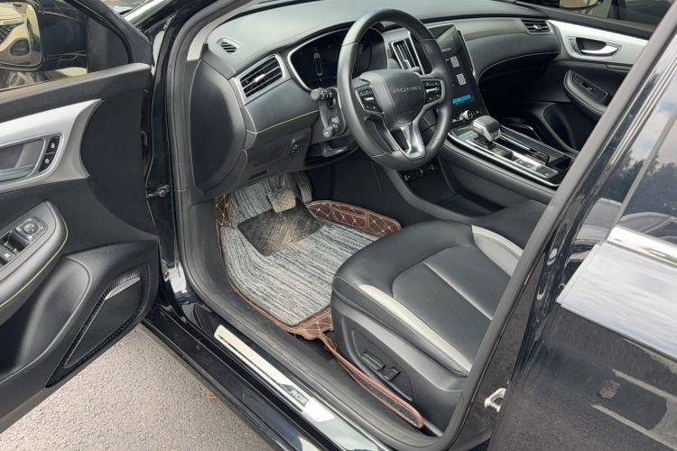 Used Roewe i6 MAX 2020 300TGI Automatic Cool & Stylish Skyroof Edition Interior 1