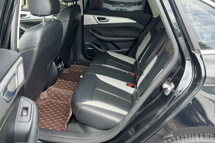 Used Roewe i6 MAX 2020 300TGI Automatic Cool & Stylish Skyroof Edition Interior 2