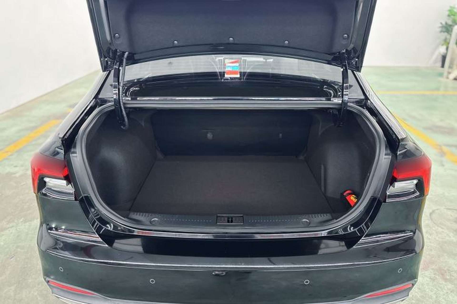Used Roewe i6 MAX 2020 300TGI Automatic "Swell Cool Smart Drive" Edition Interior 6