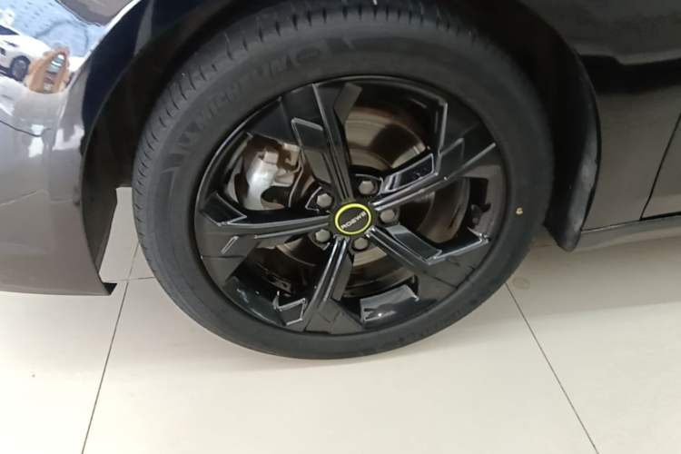 Used Roewe i6 MAX 2020 300TGI Automatic Sporty Cool Edition Left Front Wheel Hub