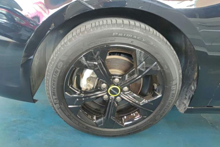 Used Roewe i6 MAX 2020 300TGI Automatic Sporty Cool Edition Left Front Wheel Hub