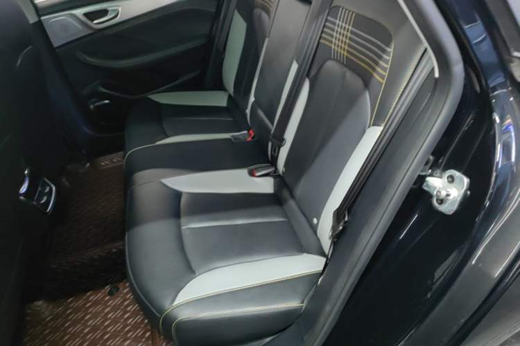 Used Roewe i6 MAX 2020 300TGI Automatic Cool & Stylish Skyroof Edition Left Rear Seat