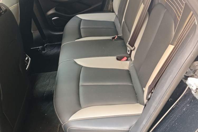 Used Roewe i6 MAX 2020 300TGI Automatic Cool & Stylish Skyroof Edition Left Rear Seat