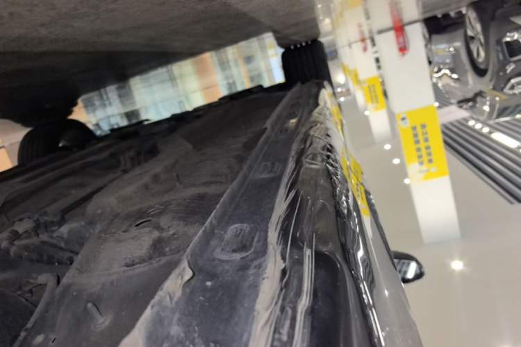 Used Roewe i6 MAX 2020 300TGI Automatic Sporty Cool Edition Left Side Sill