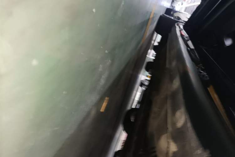 Used Roewe i6 MAX 2020 300TGI Automatic "Swell Cool Smart Drive" Edition Left Side Sill