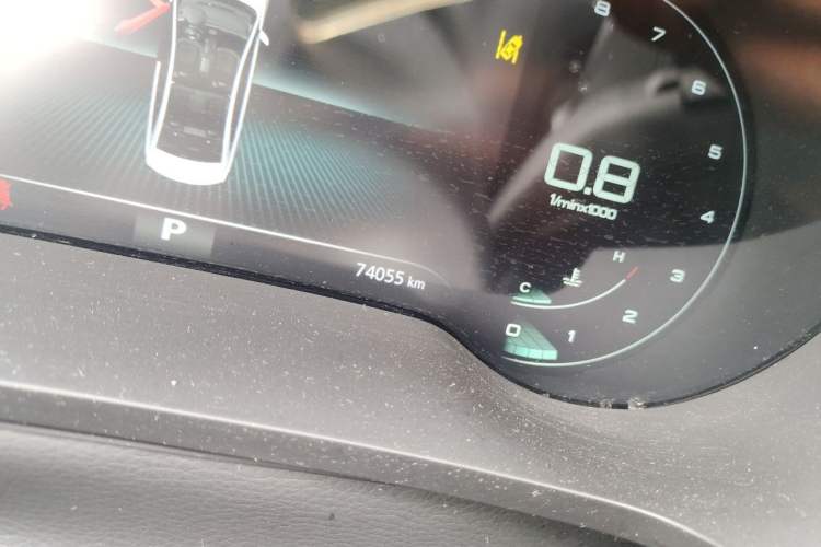 Used Roewe i6 MAX 2020 300TGI Automatic Cool & Stylish Skyroof Edition Odometer Close Up