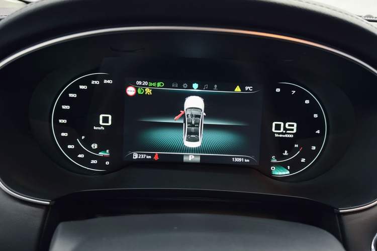 Used Roewe i6 MAX 2020 300TGI Automatic "Swell Cool Smart Drive" Edition Odometer Close Up