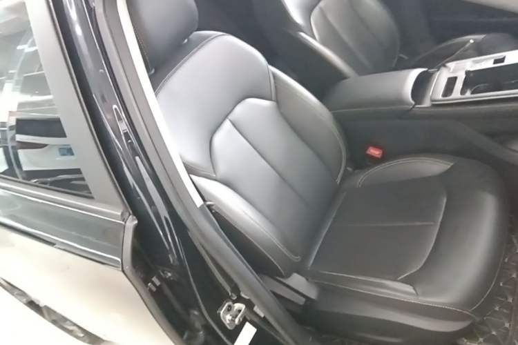 Used Roewe i6 MAX 2020 300TGI Automatic Sporty Cool Edition Right Front Seat