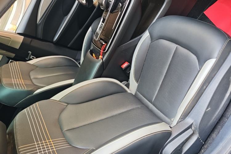Used Roewe i6 MAX 2020 300TGI Automatic Cool & Stylish Skyroof Edition Right Front Seat