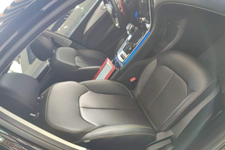 Used Roewe i6 MAX 2020 300TGI Automatic Sporty Cool Edition Right Front Seat