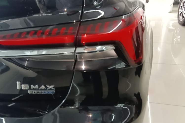 Used Roewe i6 MAX 2020 300TGI Automatic Sporty Cool Edition Right Rear Taillight