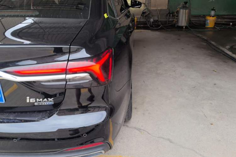Used Roewe i6 MAX 2020 300TGI Automatic Cool & Stylish Skyroof Edition Right Rear Taillight
