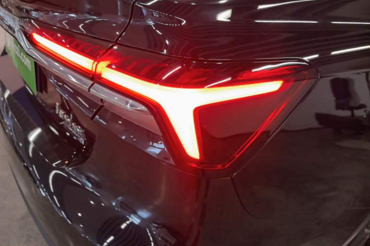Used Roewe i6 MAX 2020 300TGI Automatic Sporty Cool Edition Right Rear Taillight