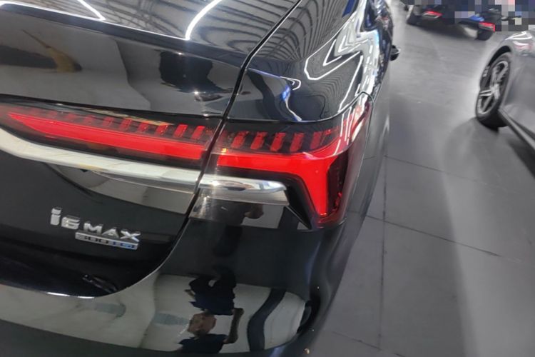 Used Roewe i6 MAX 2020 300TGI Automatic Cool & Stylish Skyroof Edition Right Rear Taillight
