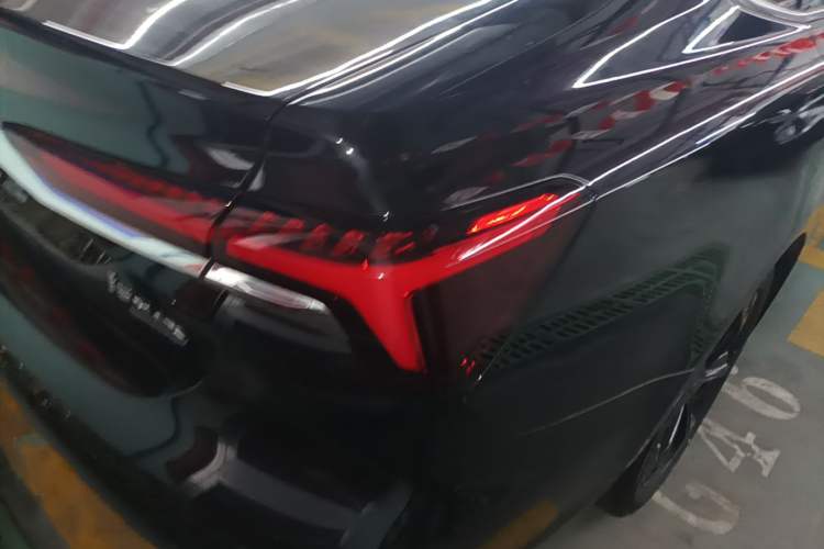 Used Roewe i6 MAX 2020 300TGI Automatic "Swell Cool Smart Drive" Edition Right Rear Taillight