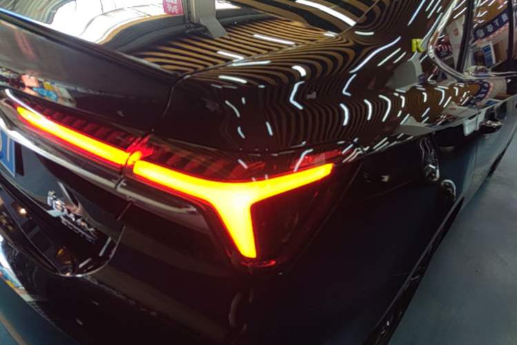 Used Roewe i6 MAX 2020 300TGI Automatic Sporty Cool Edition Right Rear Taillight