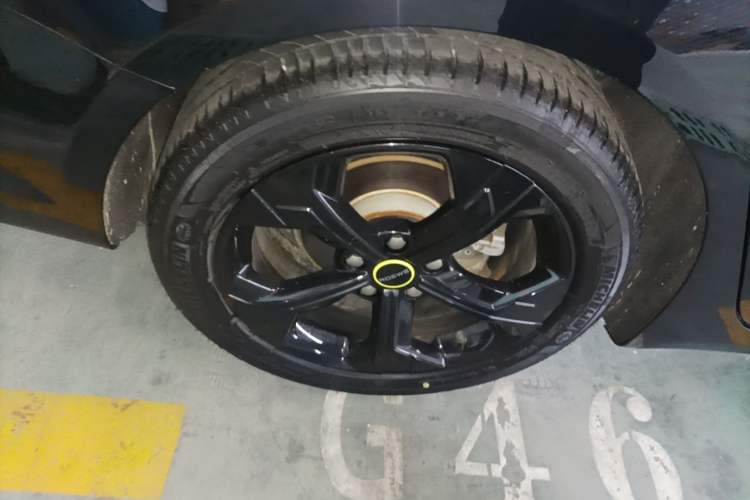 Used Roewe i6 MAX 2020 300TGI Automatic "Swell Cool Smart Drive" Edition Right Rear Wheel Hub