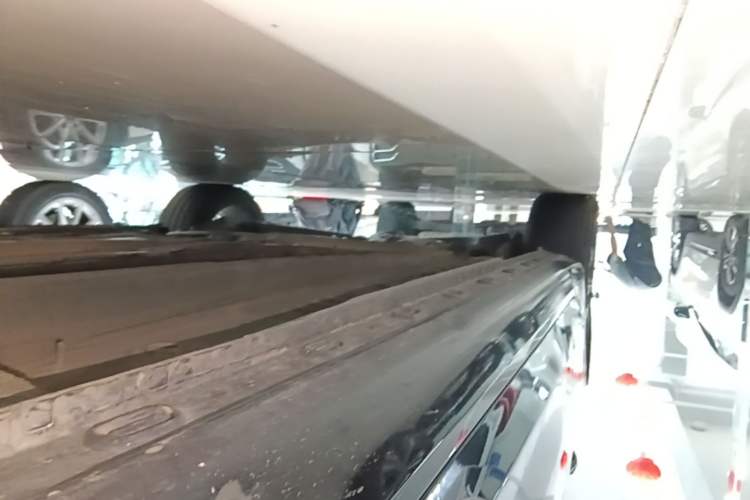 Used Roewe i6 MAX 2020 300TGI Automatic Sporty Cool Edition Right Side Sill