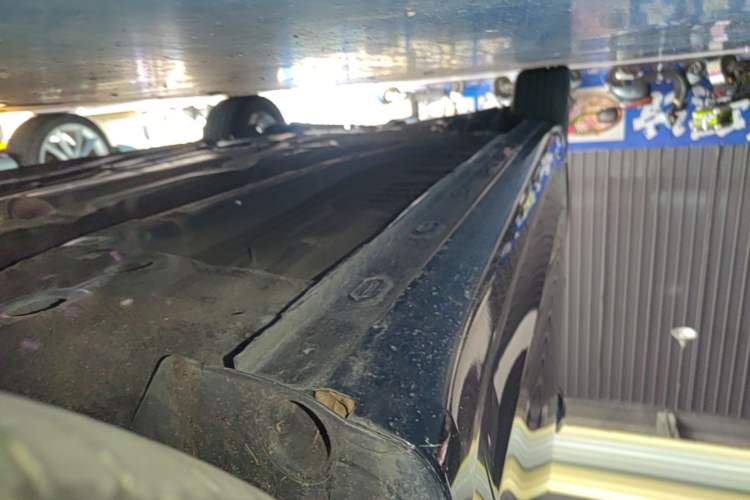Used Roewe i6 MAX 2020 300TGI Automatic Sporty Cool Edition Right Side Sill