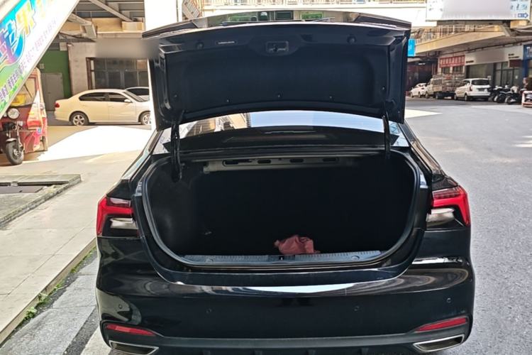 Used Roewe i6 MAX 2020 300TGI Automatic Cool & Stylish Skyroof Edition Trunk