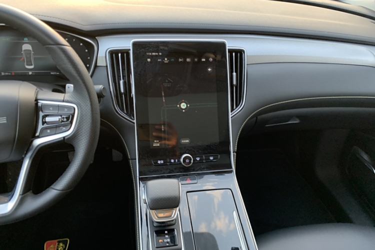 Used Roewe i6 MAX 2020 300TGI Automatic Cool & Stylish Skyroof Edition Audio And AC Panel