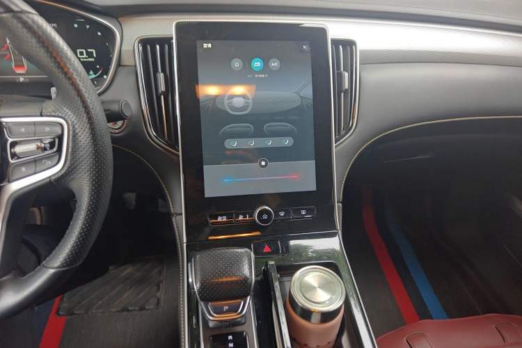 Used Roewe i6 MAX 2020 300TGI Automatic "Swell Cool Smart Drive" Edition Audio And AC Panel