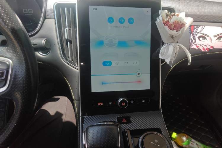 Used Roewe i6 MAX 2020 300TGI Automatic "Swell Cool Smart Drive" Edition Audio And AC Panel