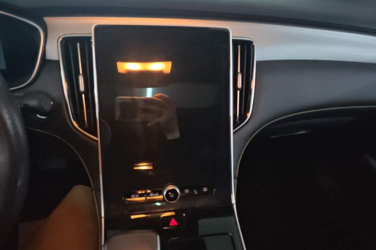 Used Roewe i6 MAX 2020 300TGI Automatic "Swell Cool Smart Drive" Edition Audio And AC Panel