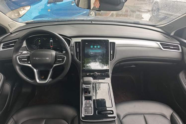 Used Roewe i6 MAX 2020 300TGI Automatic "Swell Cool Smart Drive" Edition Center Console