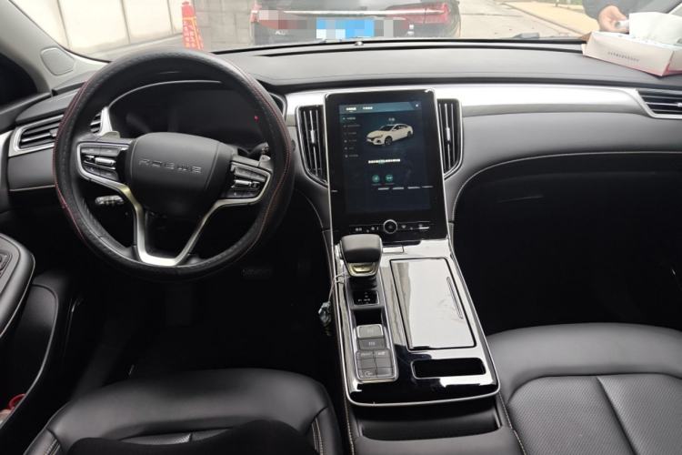 Used Roewe i6 MAX 2020 300TGI Automatic "Swell Cool Smart Drive" Edition Center Console