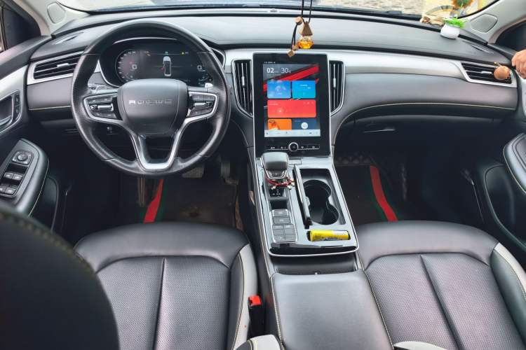 Used Roewe i6 MAX 2020 300TGI Automatic Cool & Stylish Skyroof Edition Center Console