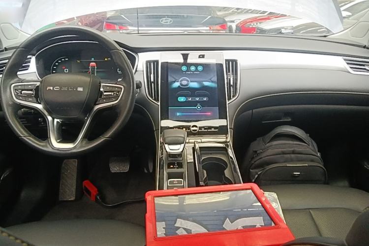 Used Roewe i6 MAX 2020 300TGI Automatic Sporty Cool Edition Center Console