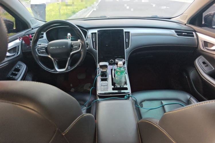 Used Roewe i6 MAX 2020 300TGI Automatic "Swell Cool Smart Drive" Edition Center Console