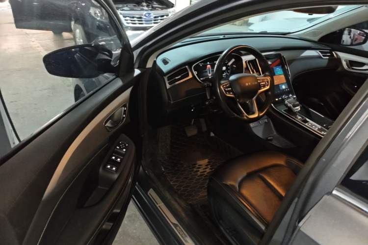 Used Roewe i6 MAX 2020 300TGI Automatic "Swell Cool Smart Drive" Edition Driver Seat