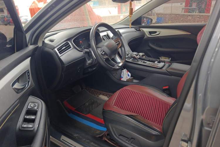 Used Roewe i6 MAX 2020 300TGI Automatic "Swell Cool Smart Drive" Edition Driver Seat
