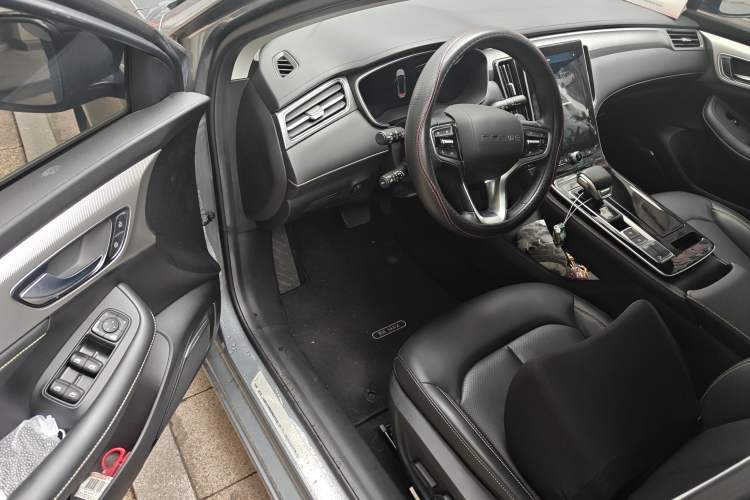 Used Roewe i6 MAX 2020 300TGI Automatic "Swell Cool Smart Drive" Edition Driver Seat