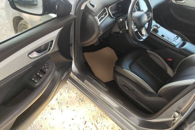 Used Roewe i6 MAX 2020 300TGI Automatic Cool & Stylish Skyroof Edition Driver Seat